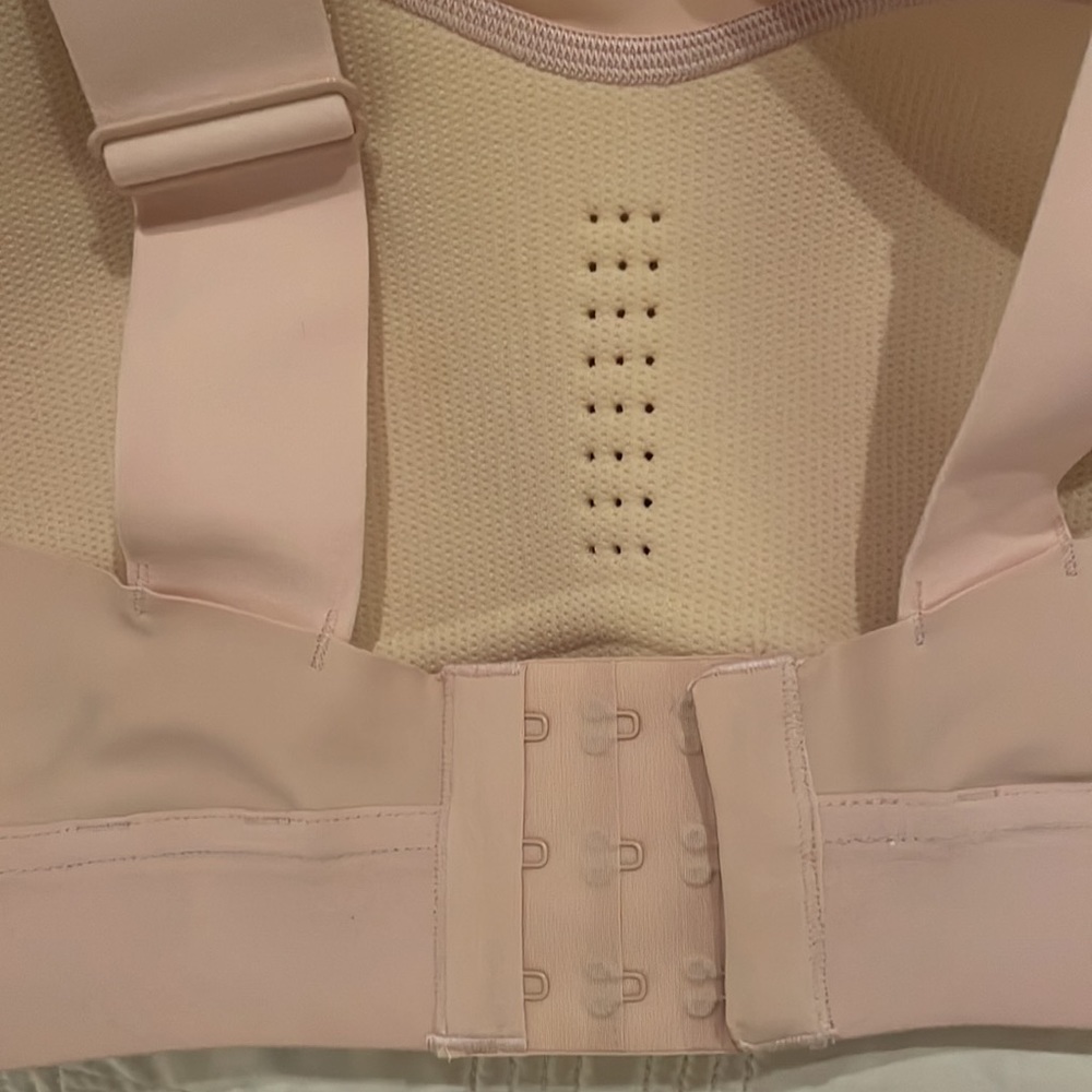 Nude Reebok Sportsbra - Picture 3 of 3